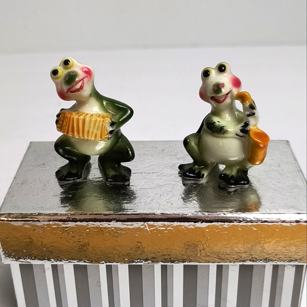 VTG Figurines Bone China by Bridge Japan Porcelain Frog Rag Time Band Set Of 2